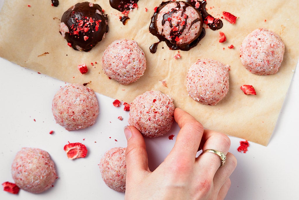 Strawberry Protein Bites Recipe.